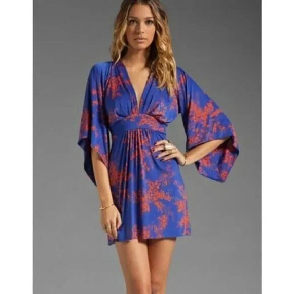 T Bags XS Blue Floral Kimono Mini Stretchy Dress Coquette Waist Tie V Neck Boho - Picture 1 of 13